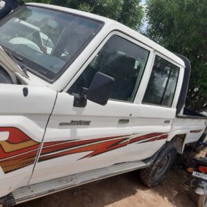 Land cruiser 79